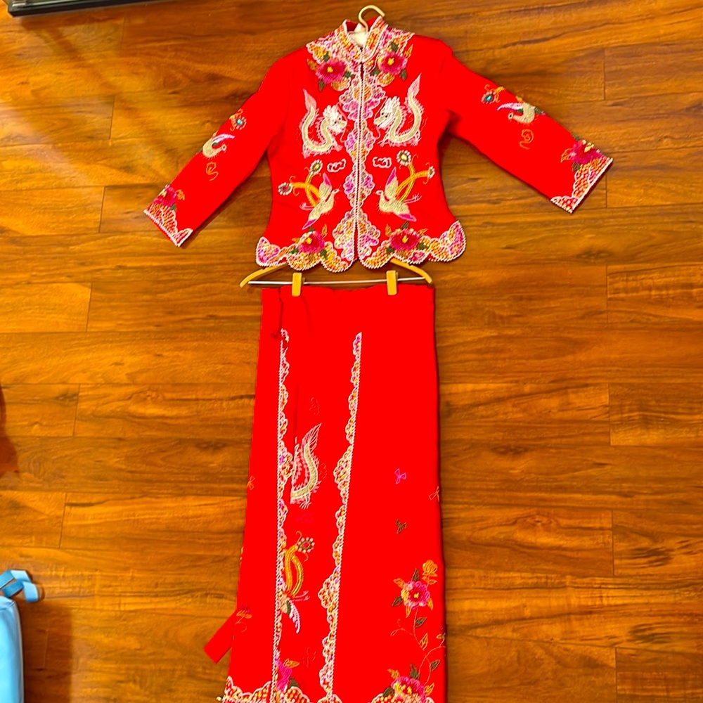 Traditional Chinese Wedding Dress, size 4